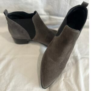 MARC FISHER LTD  Yellin Chelsea Gray Suede Slip On Pointed Toe Ankle Booties 6